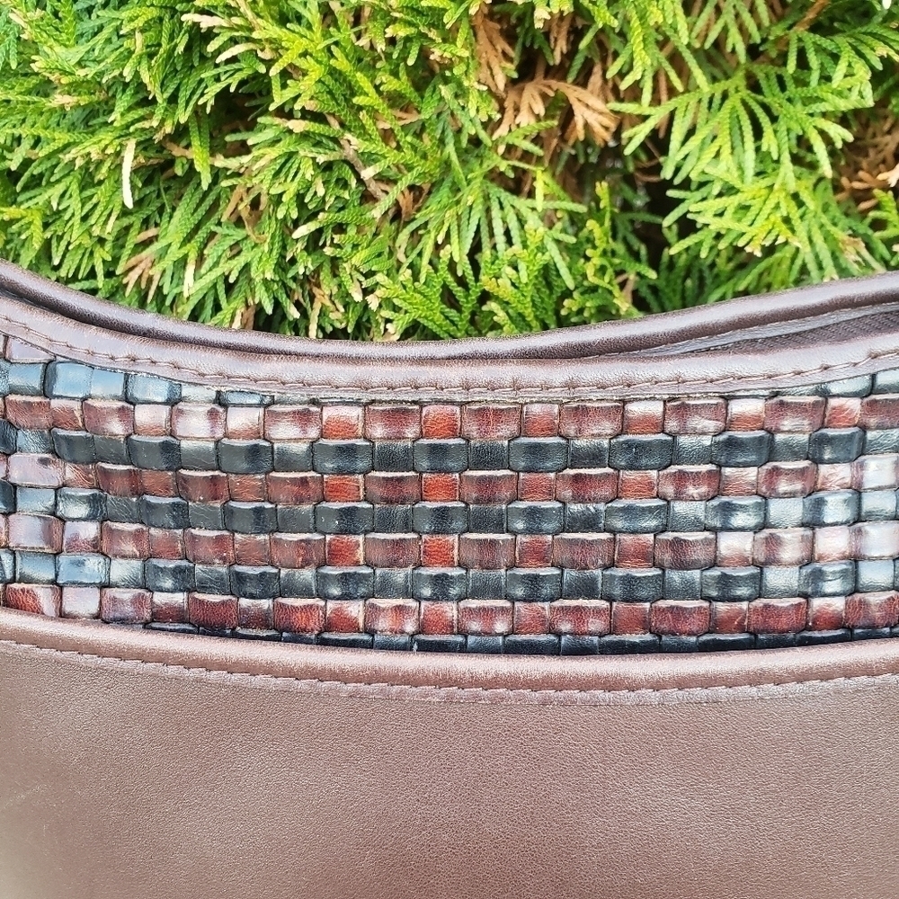 Brighton Heart Woven Leather Bucket Handbag - Picture 3 of 9
